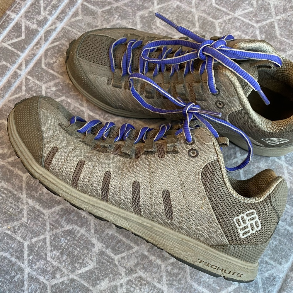 Columbia hiking shoes